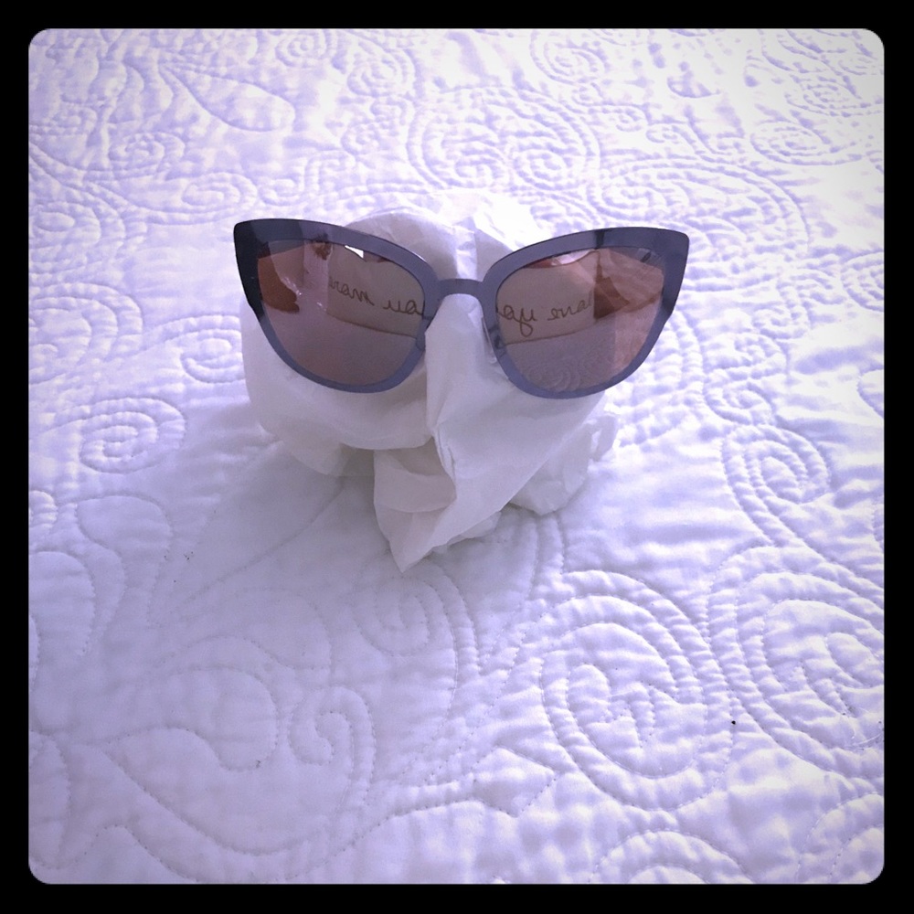 Pink frame cat 🐱 eye sunglasses 😎